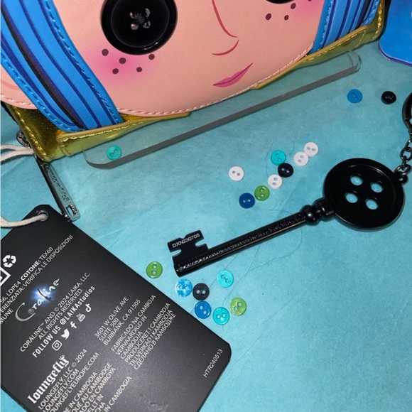 Loungefly Coraline Cosplay Coraline Doll Metallic Wallet & Button Key Keychain - Picture 4 of 10